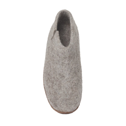 Front angle Ambler Carlyle wool felt slipper boots in heather grey. 