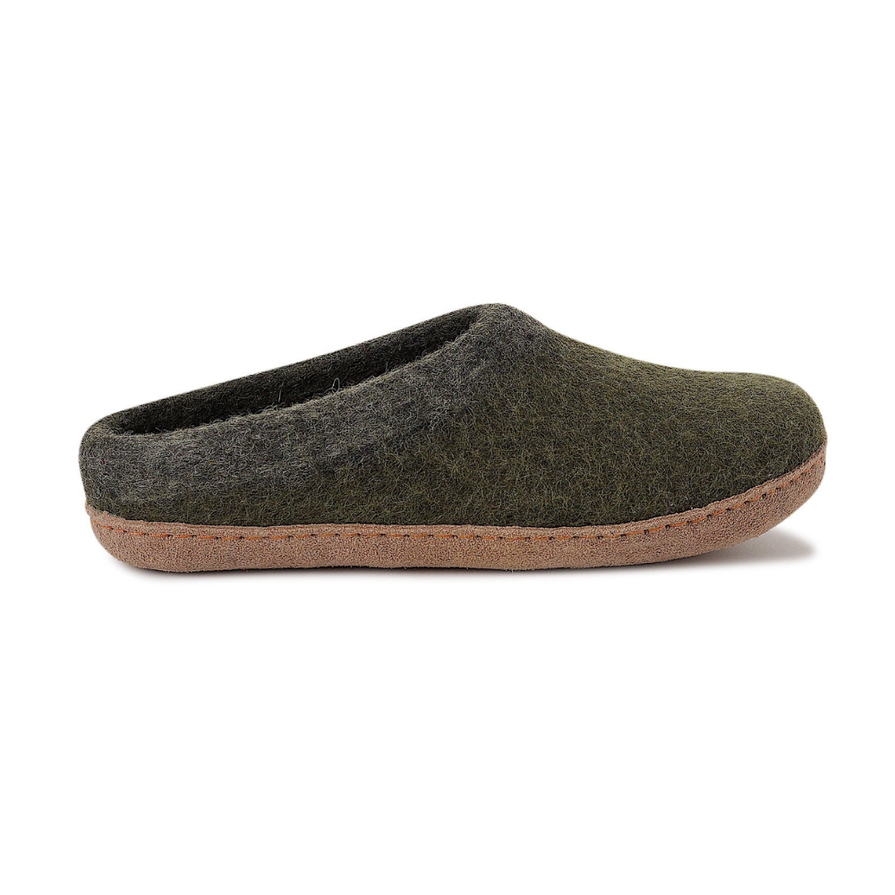 Ambler Slocan wool slippers in heather green with natural leather sole. 